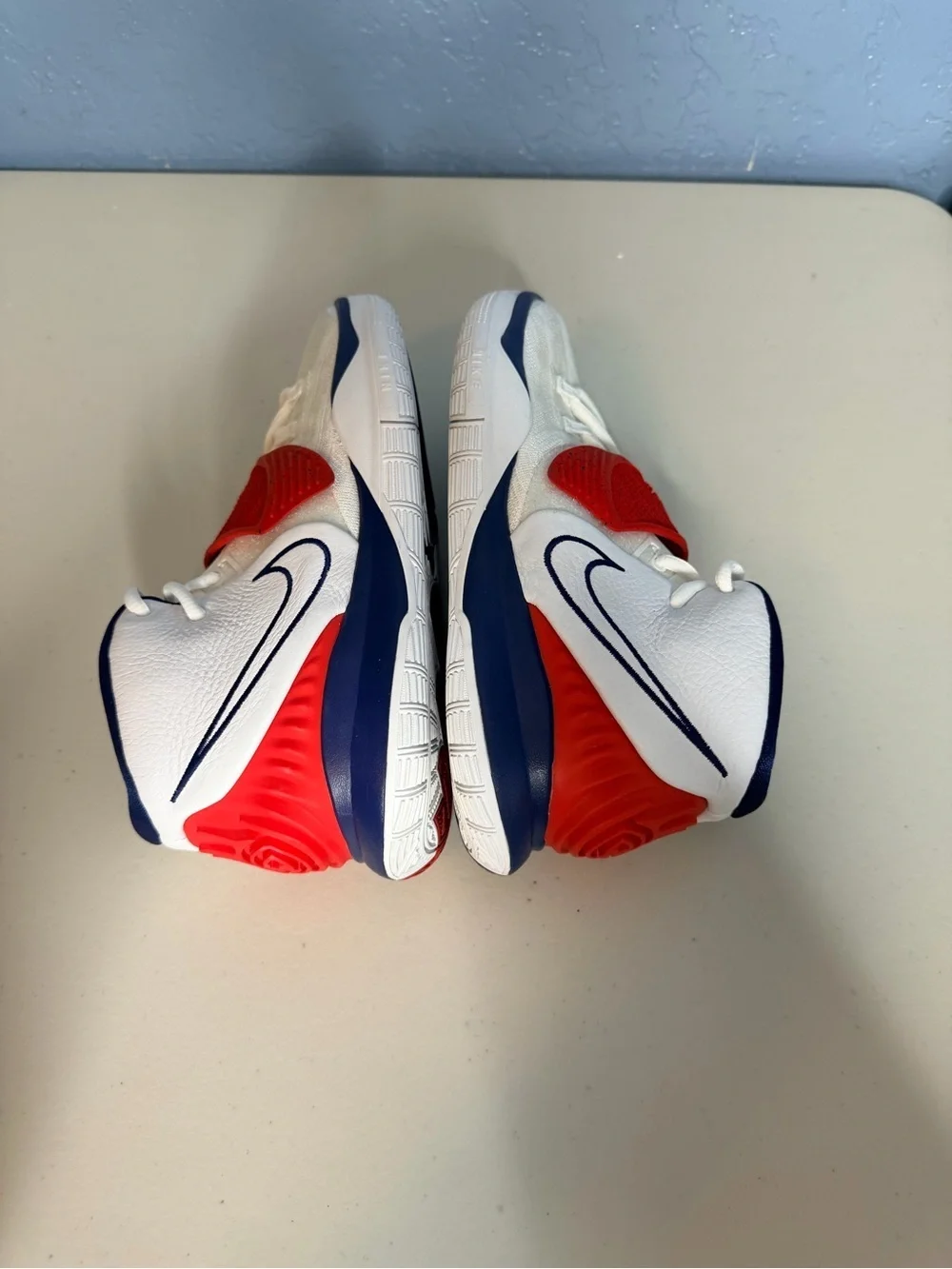 Nike Kyrie 6 USA women or Kids Sneakers size 7- BQ5599-102
